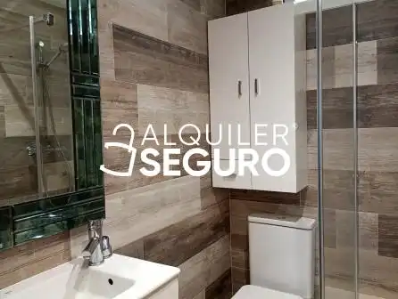 Bathroom of Flat for rent in Oleiros  with Heating and Furnished
