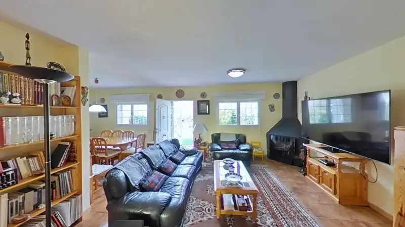 Sala d'estar de Casa adosada en venda en Valdemanco amb Calefacció, Jardí privat i Terrassa