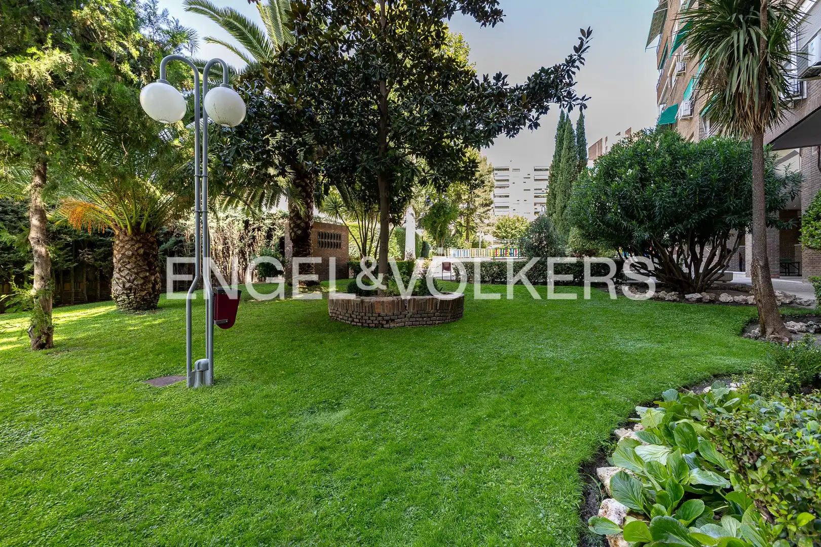 Terrace of Flat for rent in Madrid  with Air Conditioner, Heating and Private garden