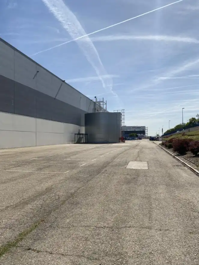 Industrial building to rent in Calle Tesla, imagen 9