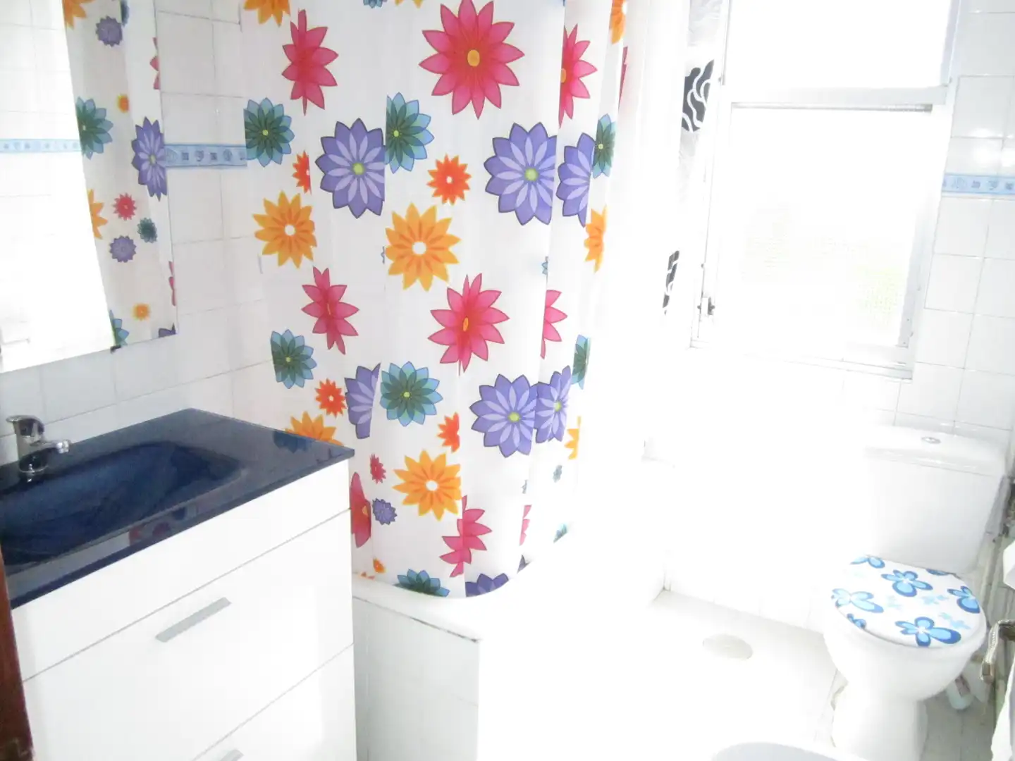 Bathroom of Flat for rent in Ferrol  with Heating, Furnished and Washing machine