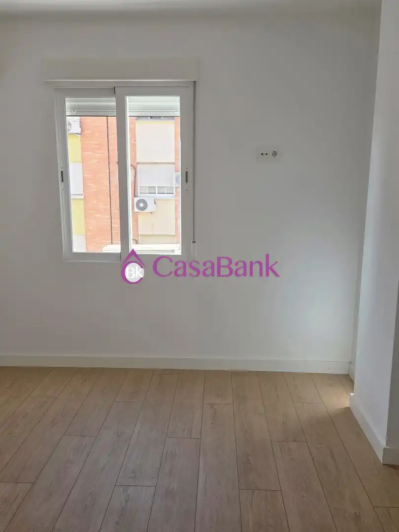 Wohnung zum Verkauf in Córdoba mit Klimaanlage und Terrasse