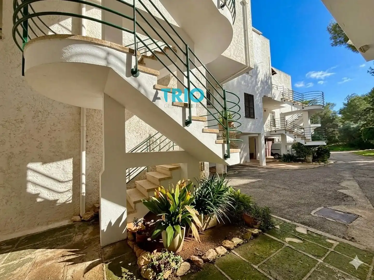Vista exterior de Dúplex en venta en Calvià con Terraza, Piscina y Piscina comunitaria