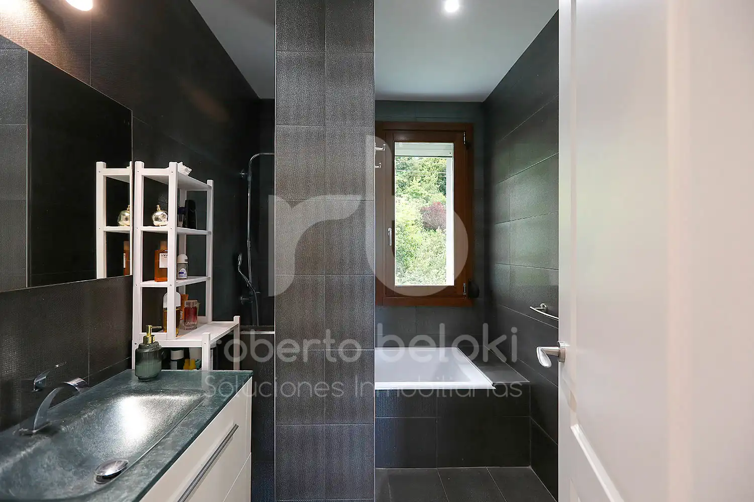 Bathroom of Flat for sale in Irun   with Heating, Terrace and Balcony