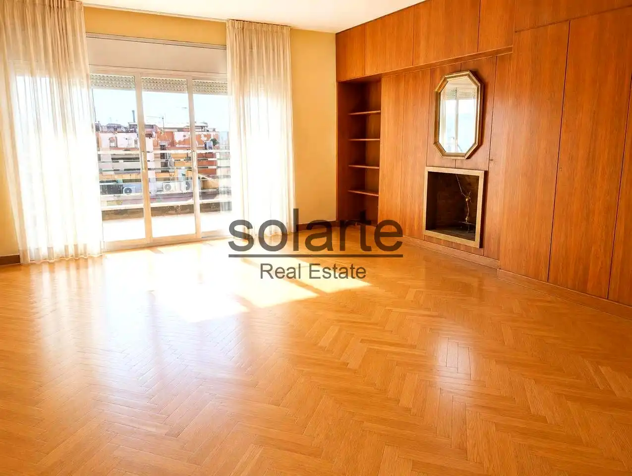 Sala de estar de Edificio en venta en L'Hospitalet de Llobregat