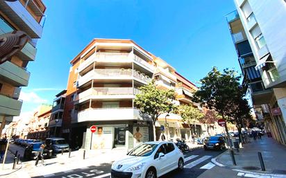 Exterior view of Duplex for sale in Cornellà de Llobregat  with Air Conditioner, Terrace and Balcony