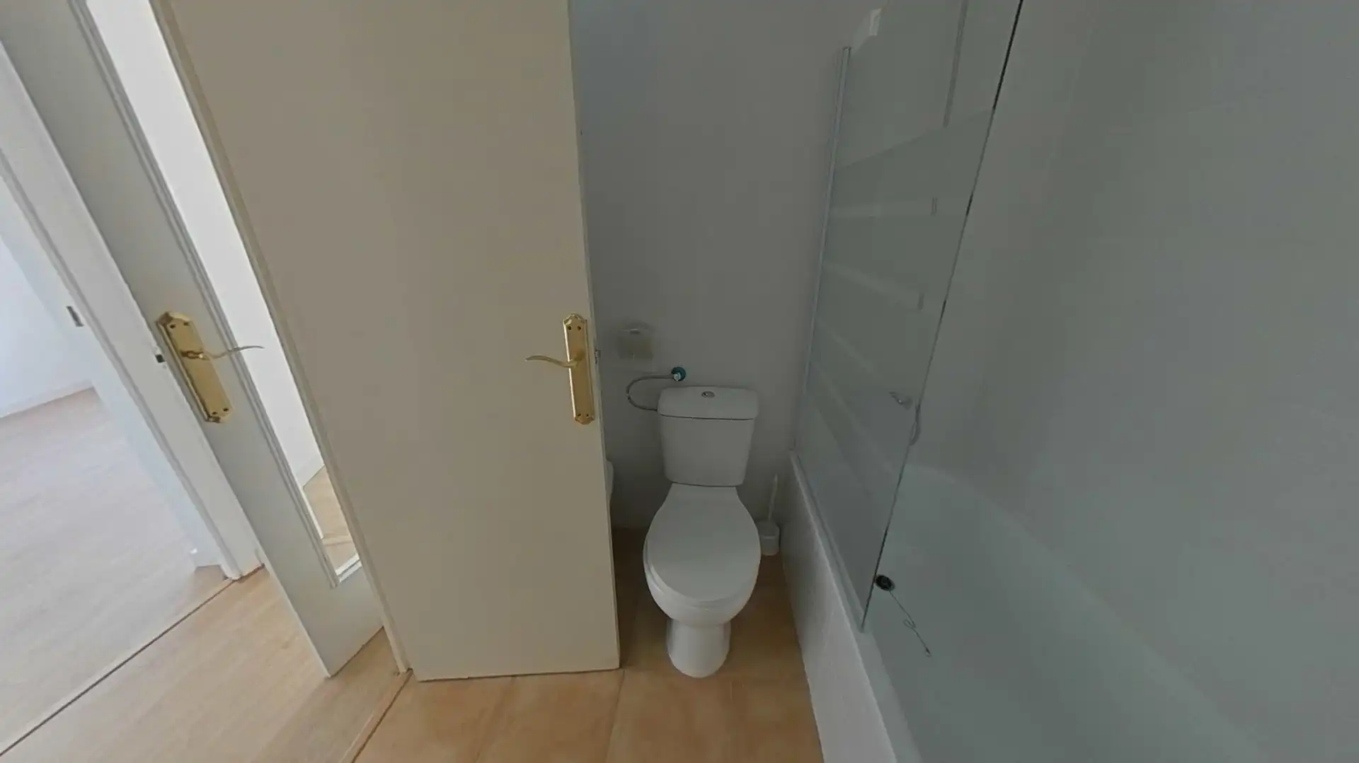 Baño de Piso en venta en Barcelona con Calefacción
