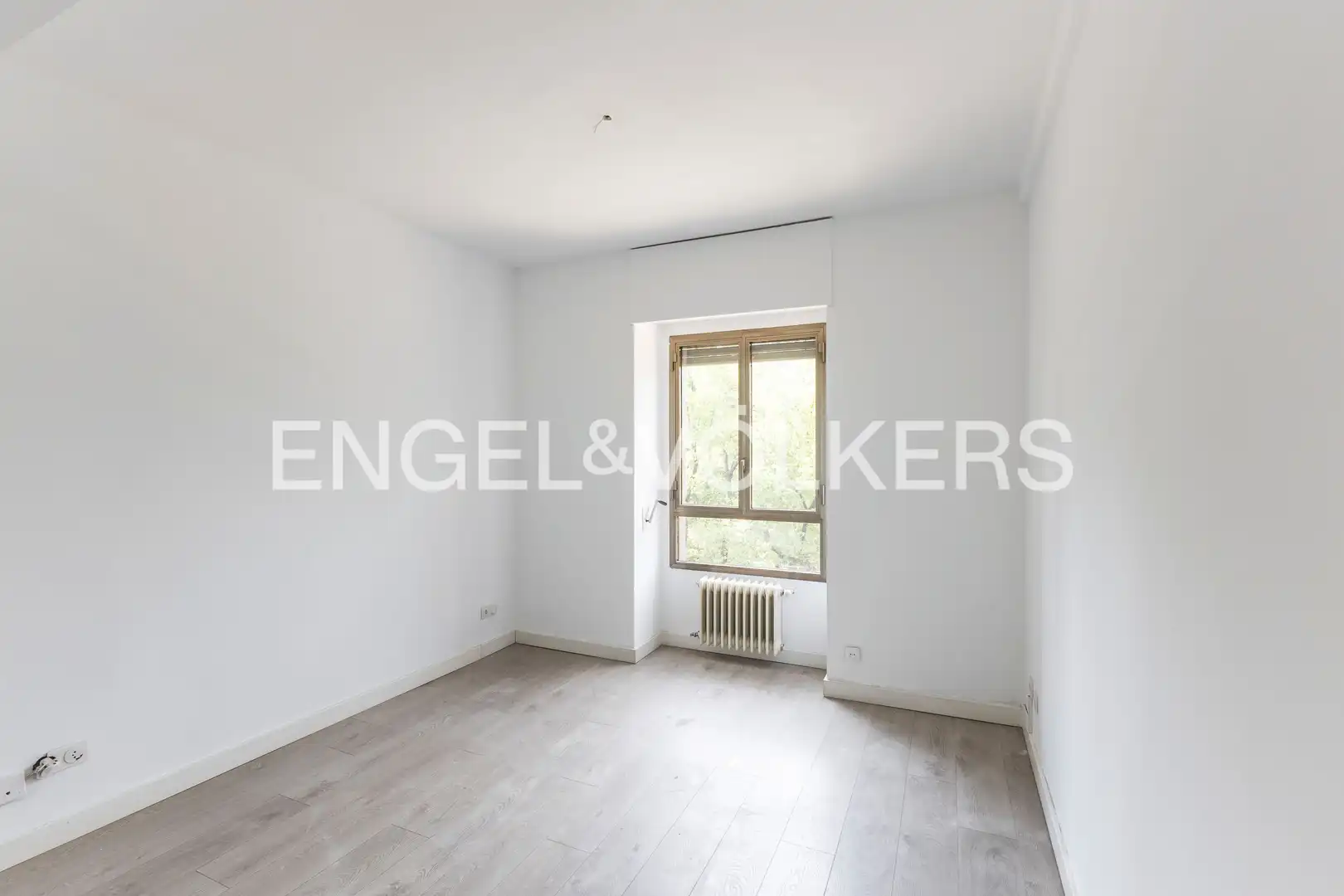 Schlafzimmer von Wohnung zur Miete in Madrid mit Klimaanlage, Heizung und Privatgarten