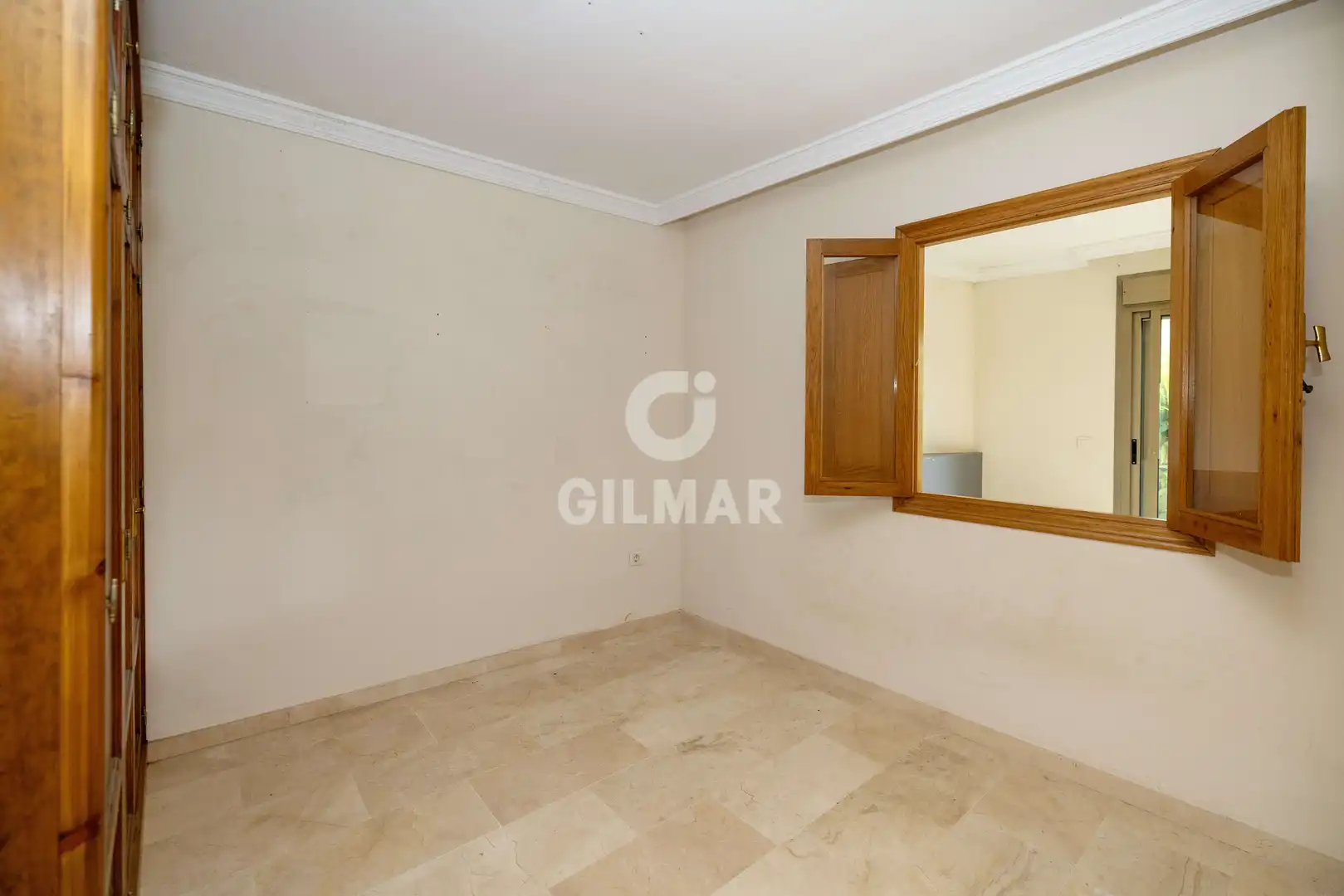 Habitación de Casa adosada en venta en Marbella con Calefacción, Jardín privado y Piscina