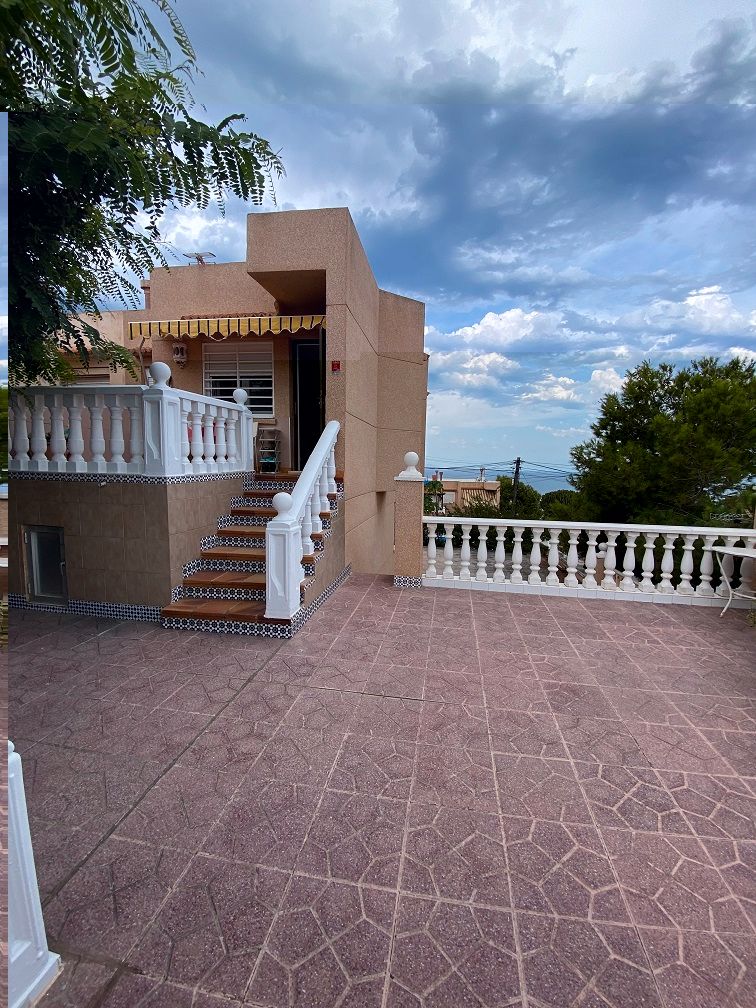 Vista exterior de Apartamento de alquiler en Santa Pola con Jardín privado, Terraza y Amueblado