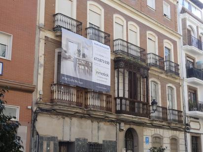 Vista exterior de Àtic en venda en  Huelva Capital amb Aire condicionat, Calefacció i Traster