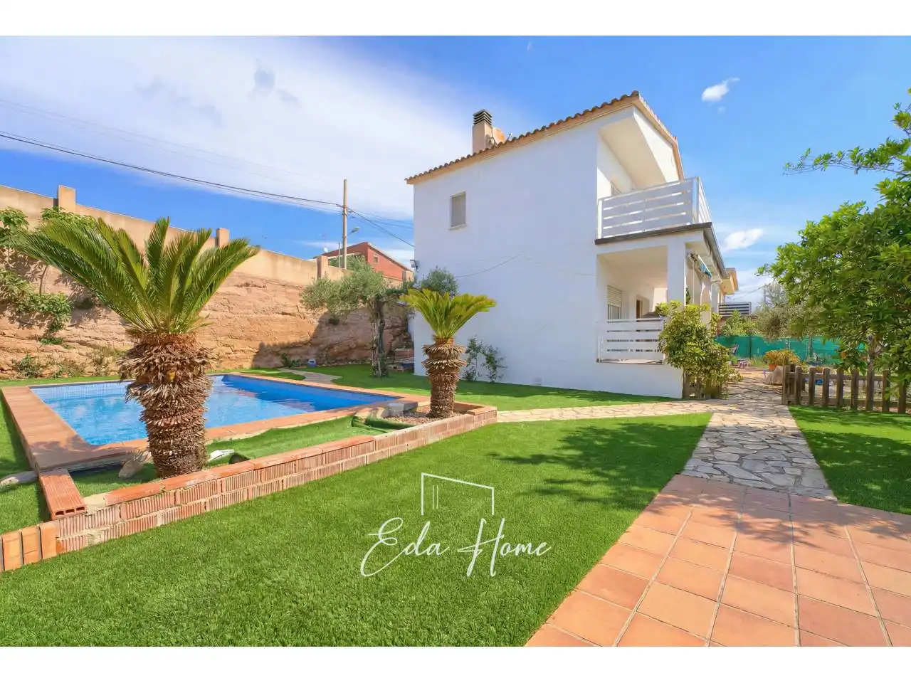 Vista exterior de Casa o chalet en venta en La Bisbal del Penedès con Aire acondicionado, Calefacción y Jardín privado