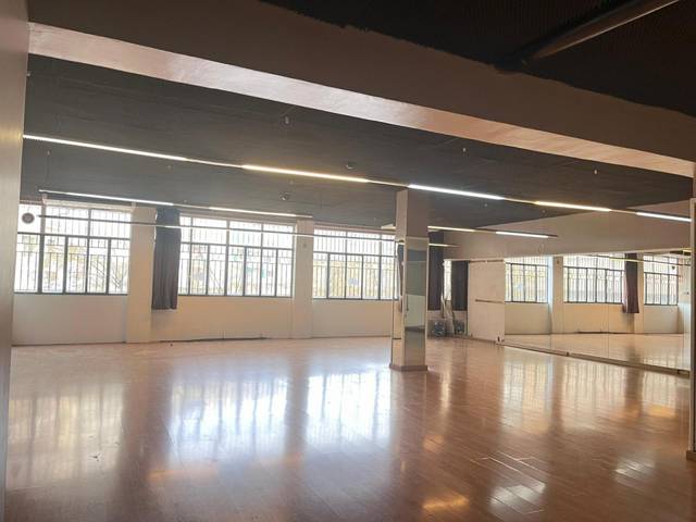 Local comercial en Alquiler en Enric Granados en Príncep de Viana - Clot -Xalets Humbert Torres