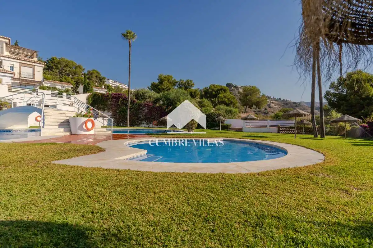 Piscina de Àtic en venda en Almuñécar amb Terrassa, Moblat i Internet