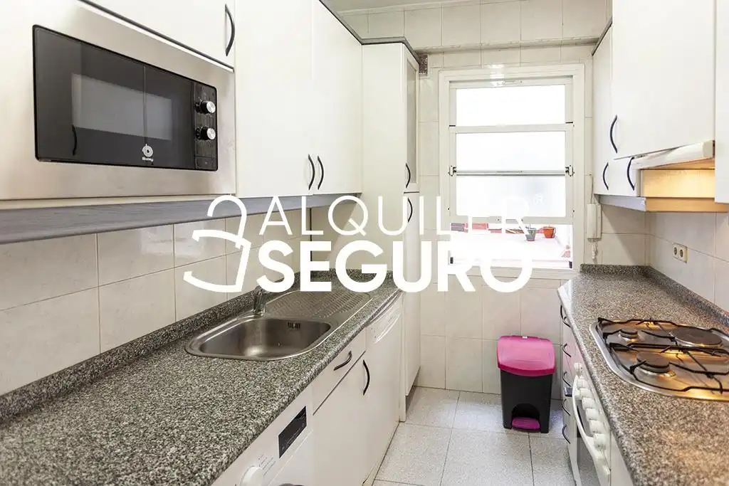 Küche von Wohnung zur Miete in Madrid mit Heizung und Möbliert