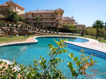 Appartement compact avec piscine à vendre à Nueva Andalucía