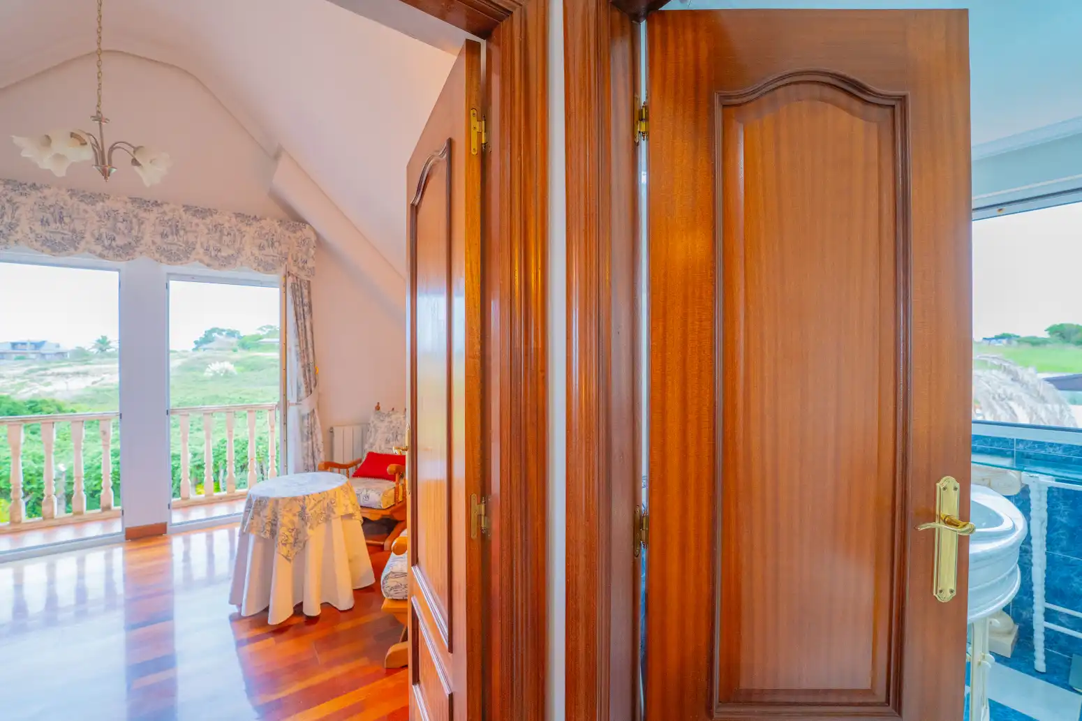 Bedroom of Houses for sale in Cueto