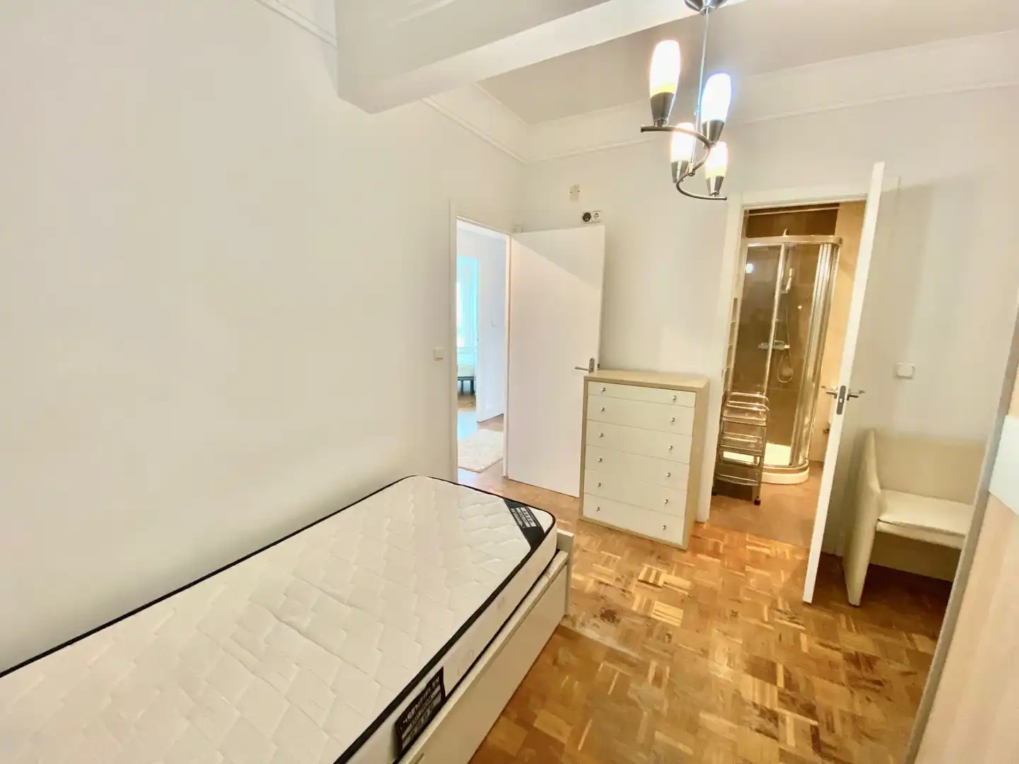Schlafzimmer von Wohnung zur Miete in Egia 