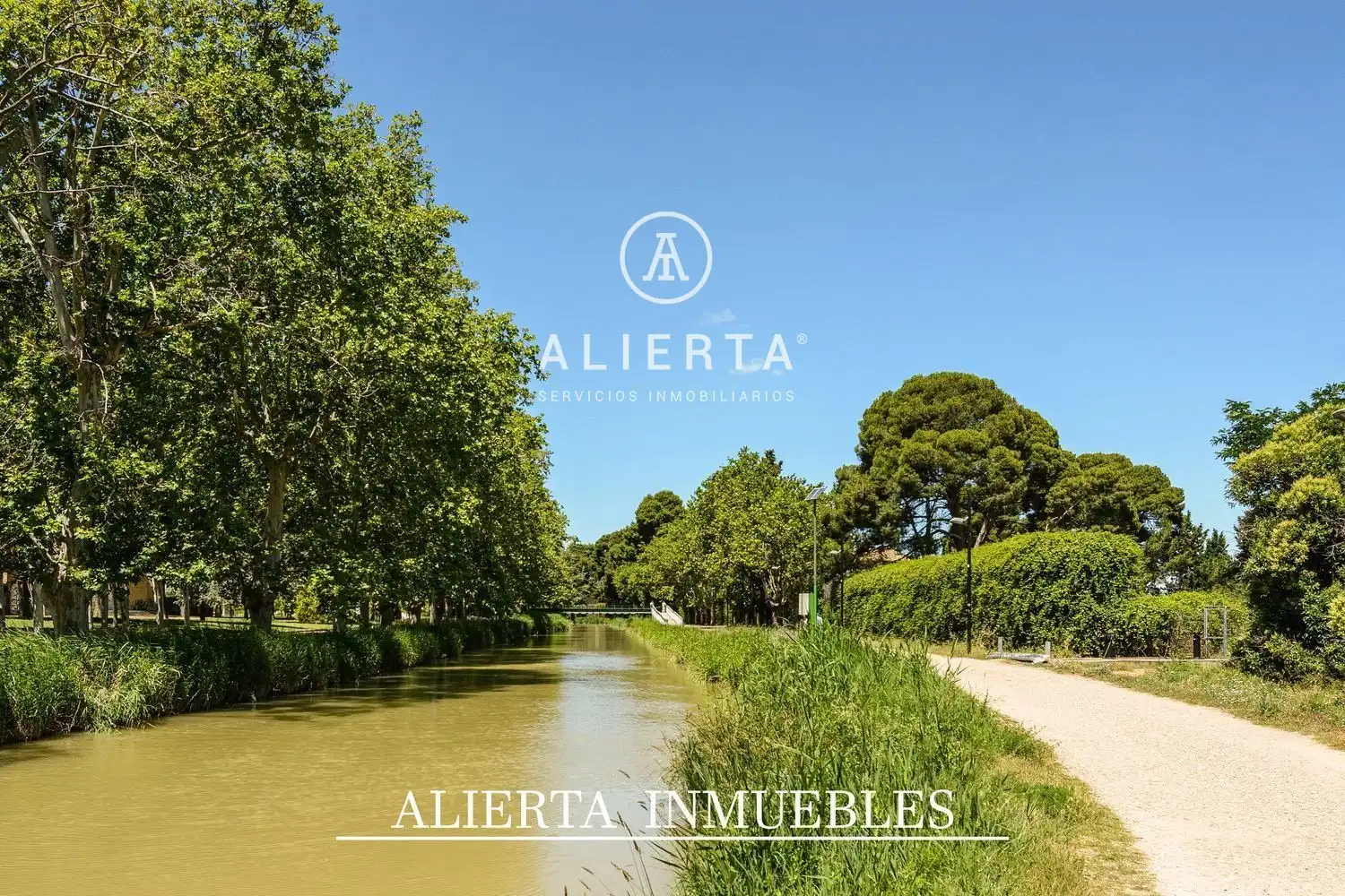 Houses for sale in del Ducado de Neopatria, Casablanca