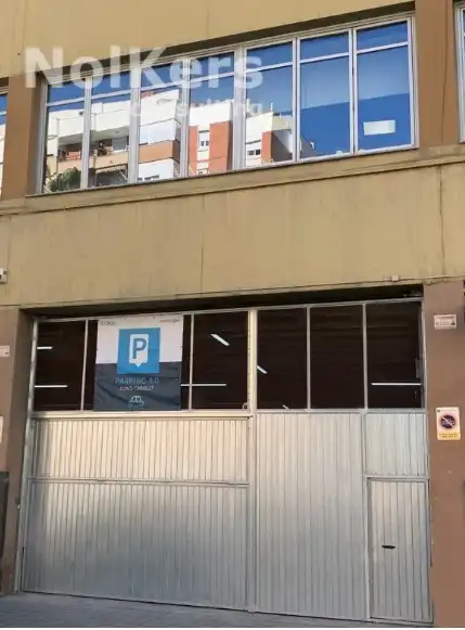 Parking de Nave industrial de alquiler en L'Hospitalet de Llobregat con Calefacción y Alarma