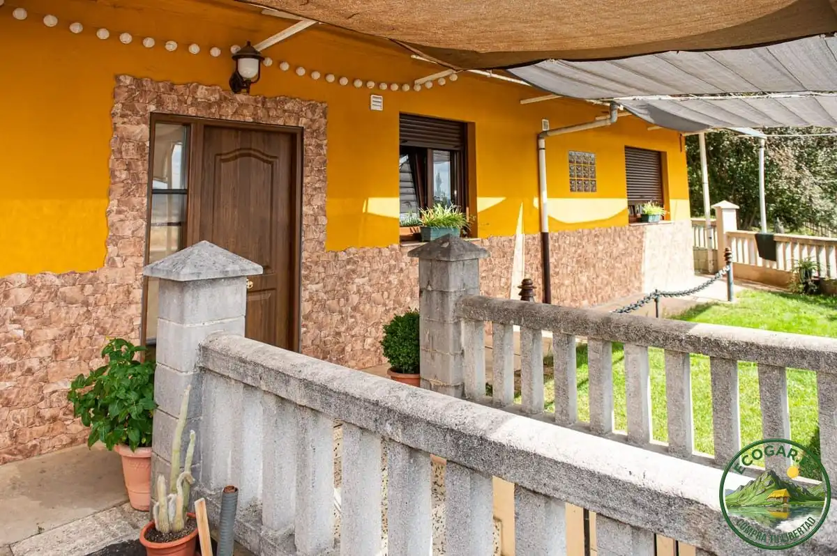 Vista exterior de Casa o chalet en venta en Fabero con Calefacción, Jardín privado y Terraza