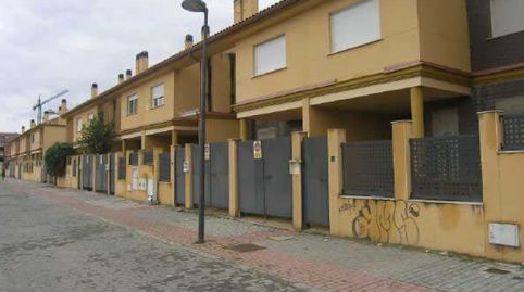 Foto 2 de Casa adosada en venta en Constelación Pegaso, Parla Este, Parla