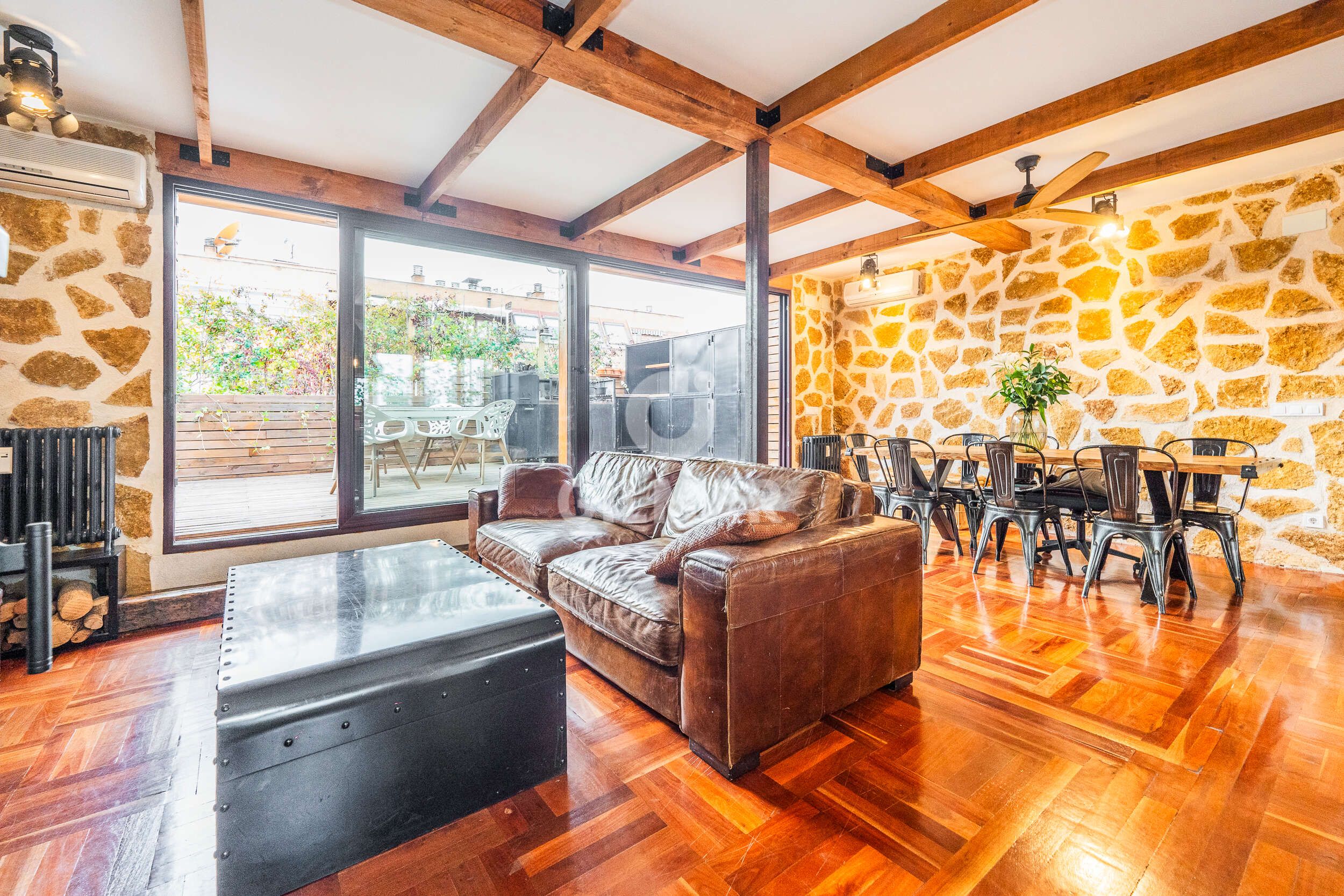 Living room of Attic for sale in  Madrid Capital  with Heating, Swimming Pool and Balcony