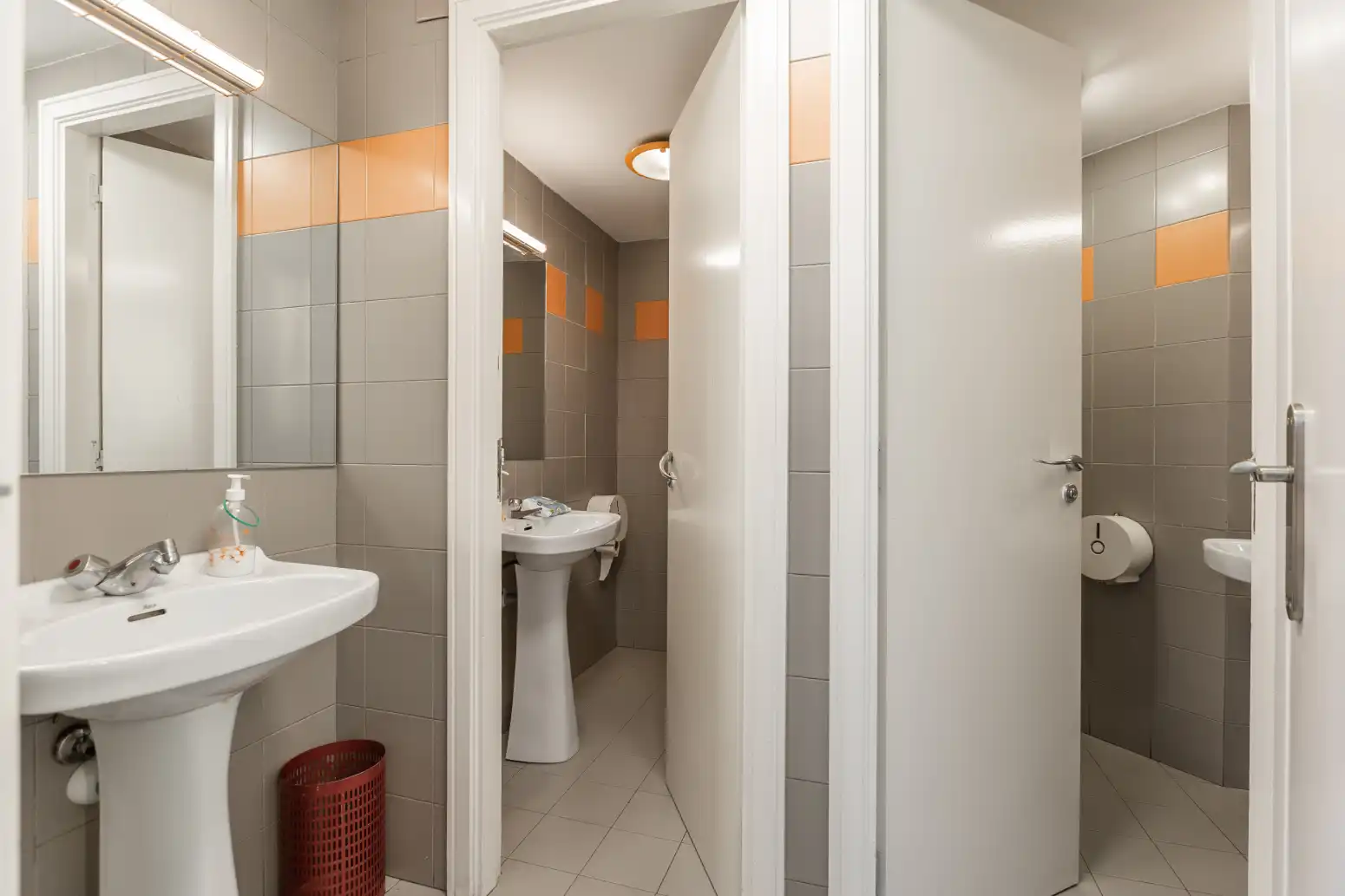 Baño de Local en venta en  Pamplona / Iruña