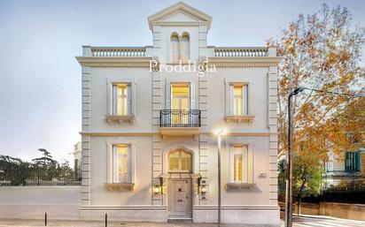 Vista exterior de Casa o xalet en venda en  Barcelona Capital amb Calefacció, Jardí privat i Terrassa