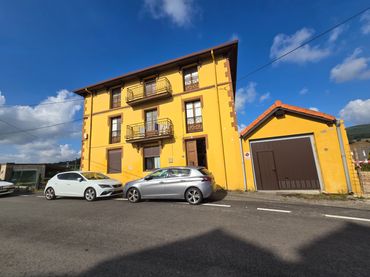 Casa rústica en venta en Barrio la Estación 14