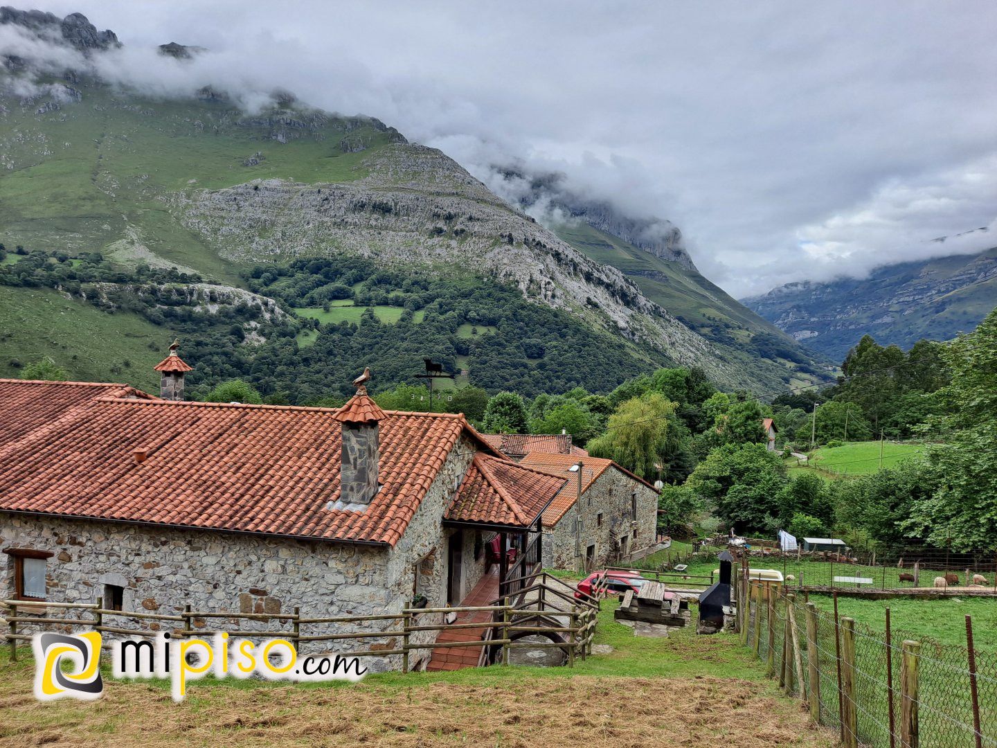 Exterior view of House or chalet for sale in Arredondo  with Furnished