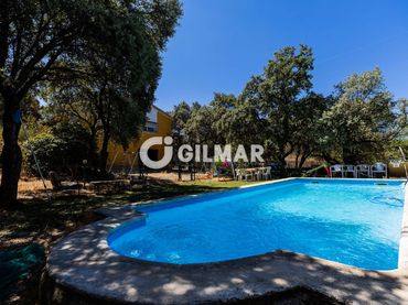 Xalet amb piscina en venda a Las Zorreras - Monte Encinar