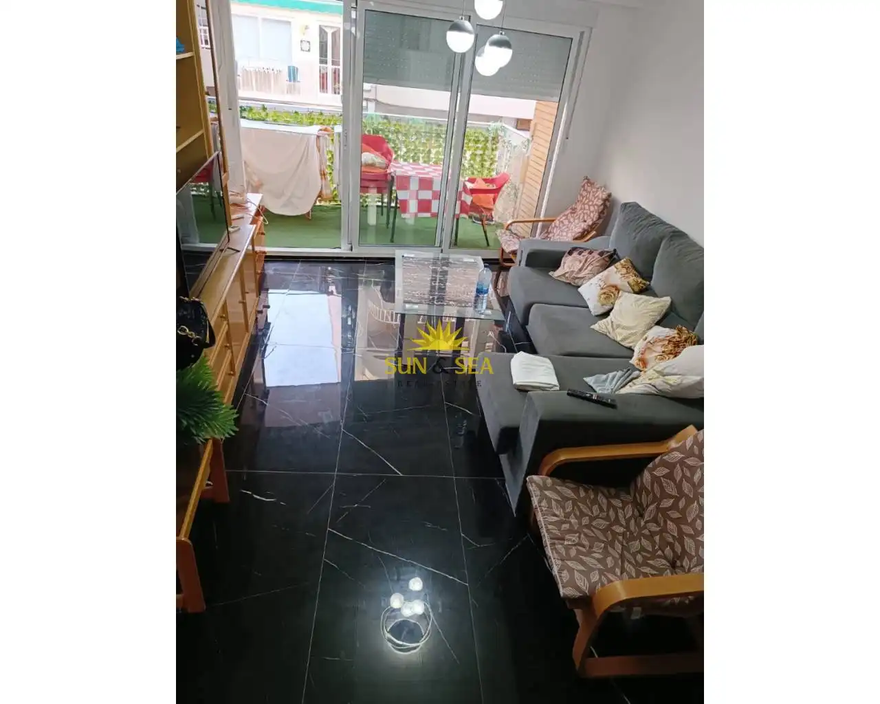 Sala d'estar de Apartament de lloguer en Torrevieja amb Aire condicionat, Calefacció i Moblat