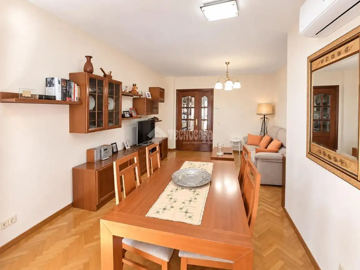 Sala d'estar de Pis en venda en Madrid amb Calefacció