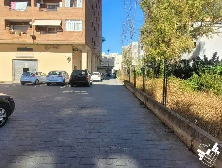 Einzelparkplatz zur Miete in Calle de Joanot Martorell