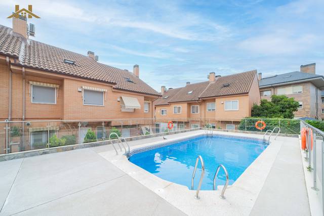 Casa adosada en Alquiler en Calle Gutiérrez Soto en Sector B