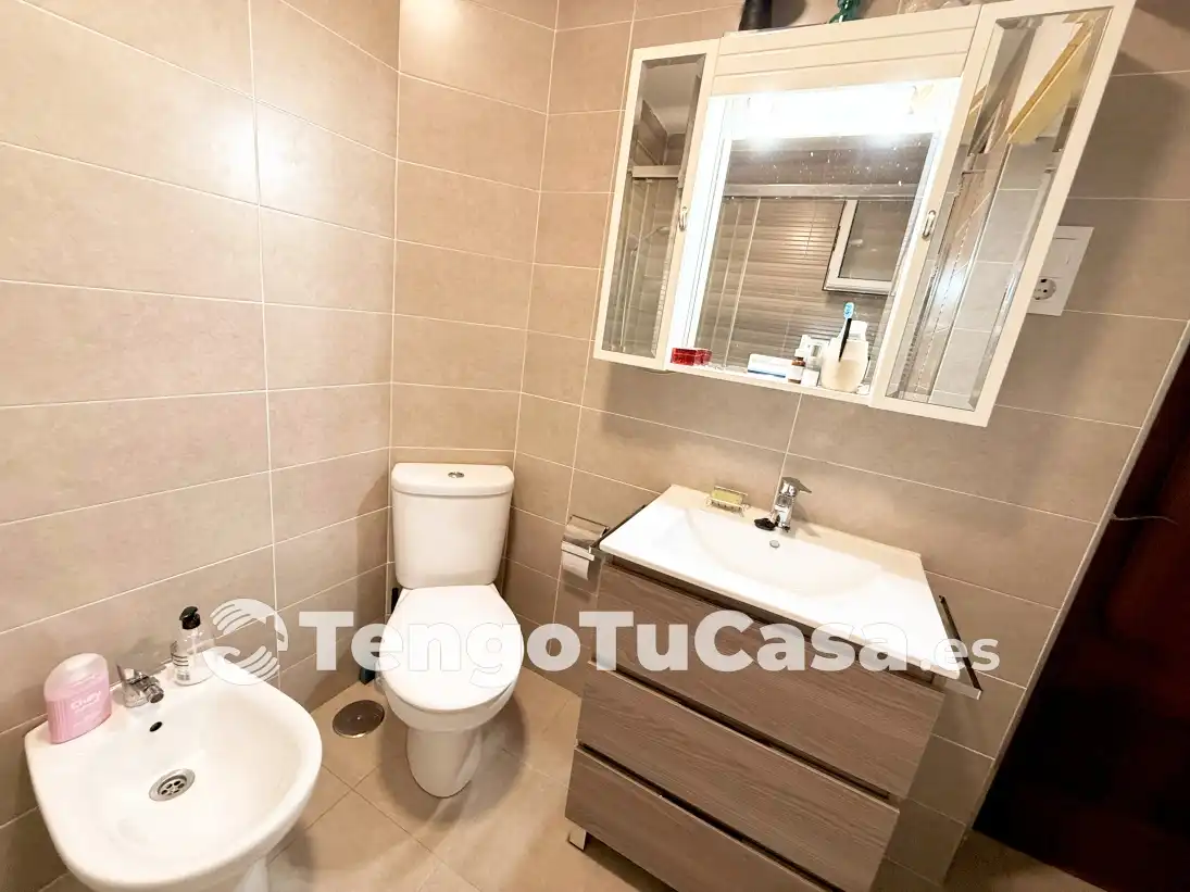 Bathroom of Flat for rent in Madrid  with Heating, Furnished and Oven