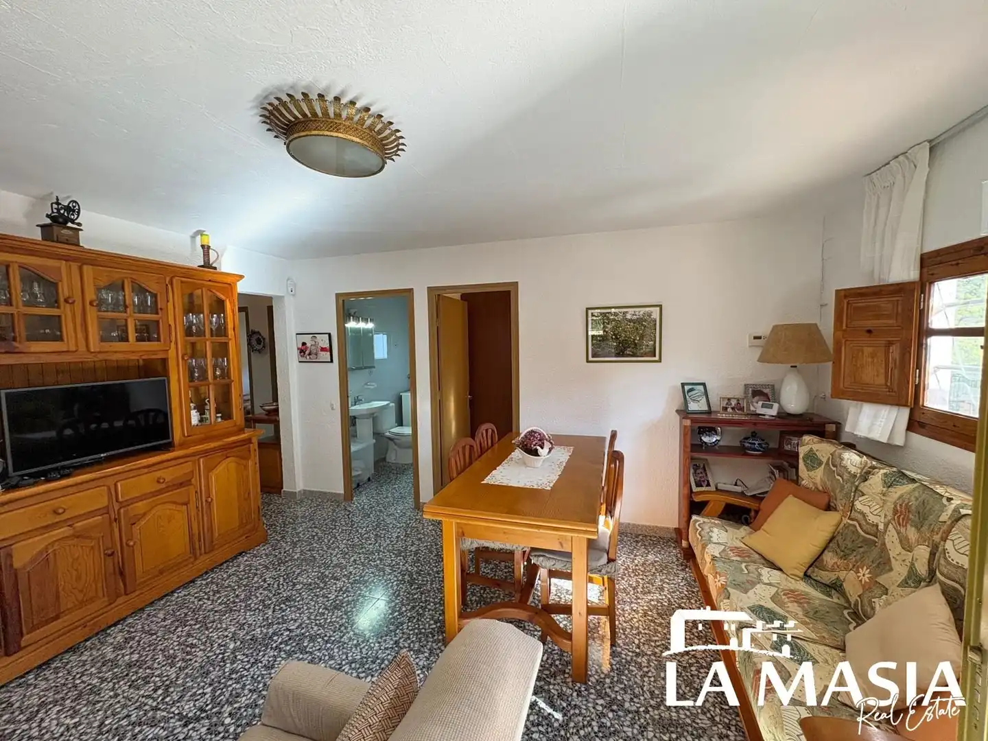 Sala d'estar de Casa o xalet en venda en Olivella, Barcelona