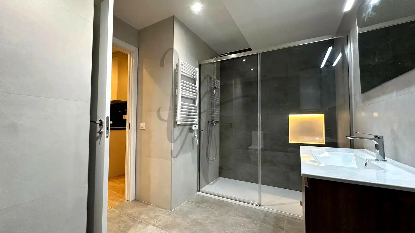 Badezimmer von Wohnung zum Verkauf in Alcobendas mit Heizung