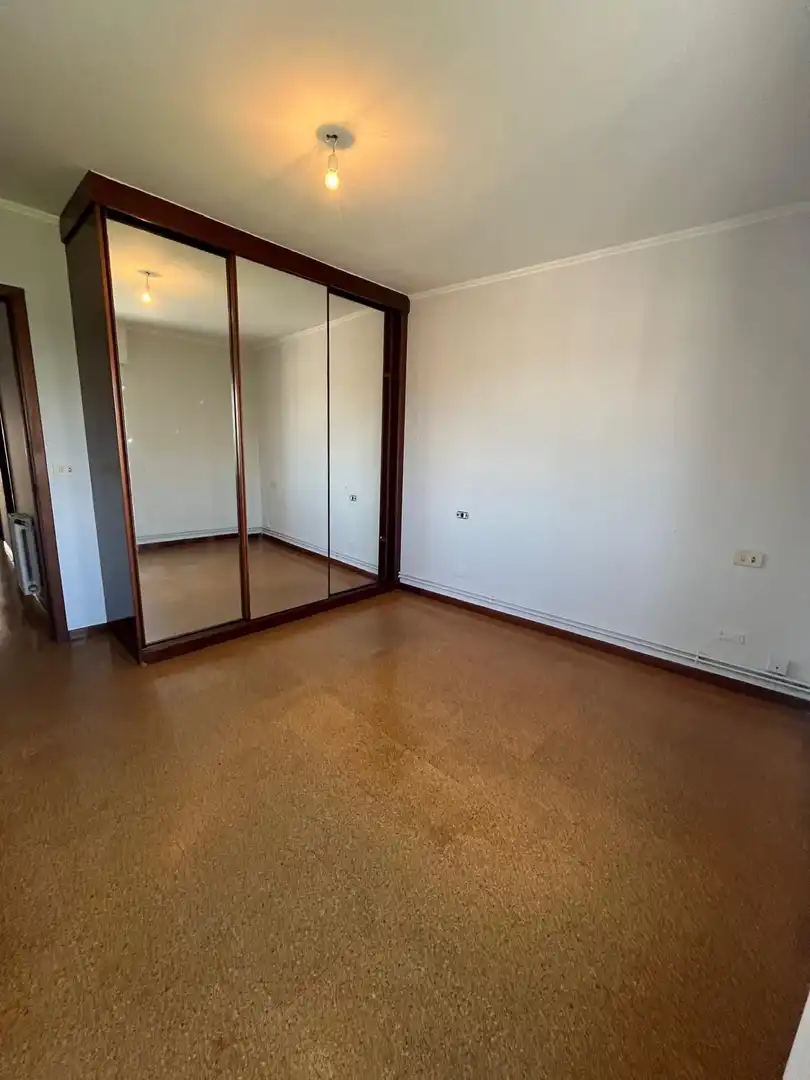 Dormitori de Casa o xalet en venda en A Coruña Capital  amb Calefacció i Traster