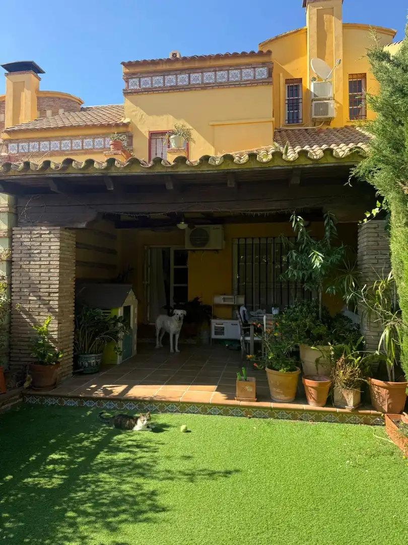 Garden of Detached homes for sale in Cotomar