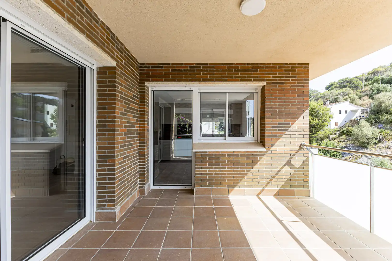 Terrassa de Casa o xalet en venda en Cubelles amb Aire condicionat, Calefacció i Jardí privat