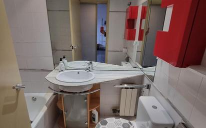 Bathroom of Flat for sale in Esparreguera