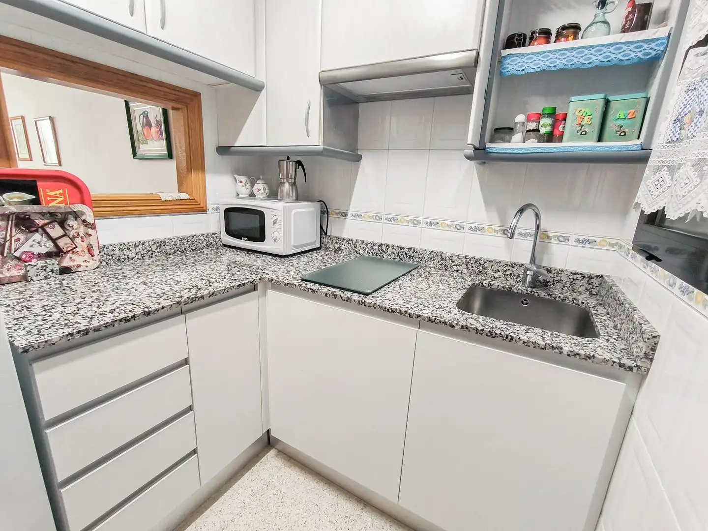 Cuina de Apartament en venda en Benidorm amb Calefacció, Moblat i Piscina comunitària