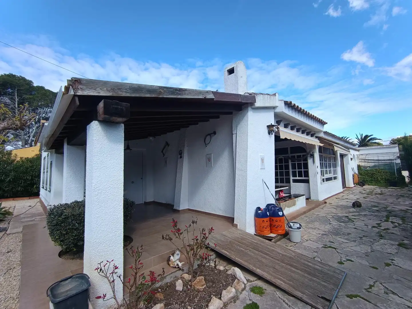 Vista exterior de Casa o xalet en venda en L'Ametlla de Mar  amb Aire condicionat, Calefacció i Jardí privat