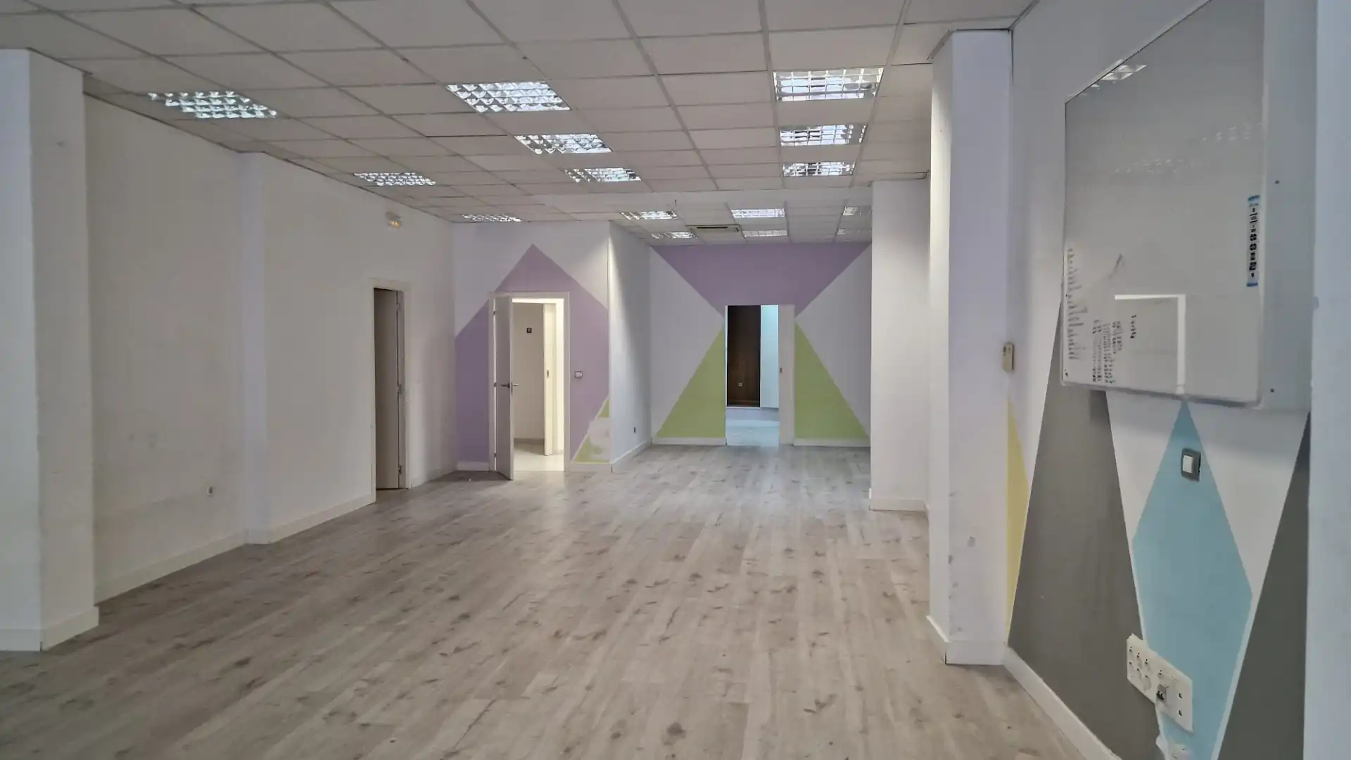 Local comercial en alquiler en Calle Valentín Calderón, imagen 2
