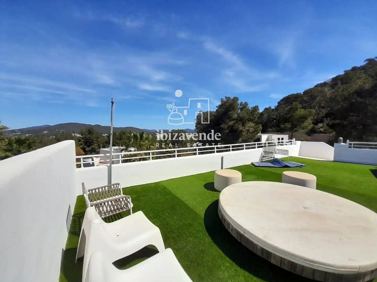 Vista exterior de Casa o xalet en venda en Santa Eulària des Riu amb Aire condicionat, Calefacció i Piscina