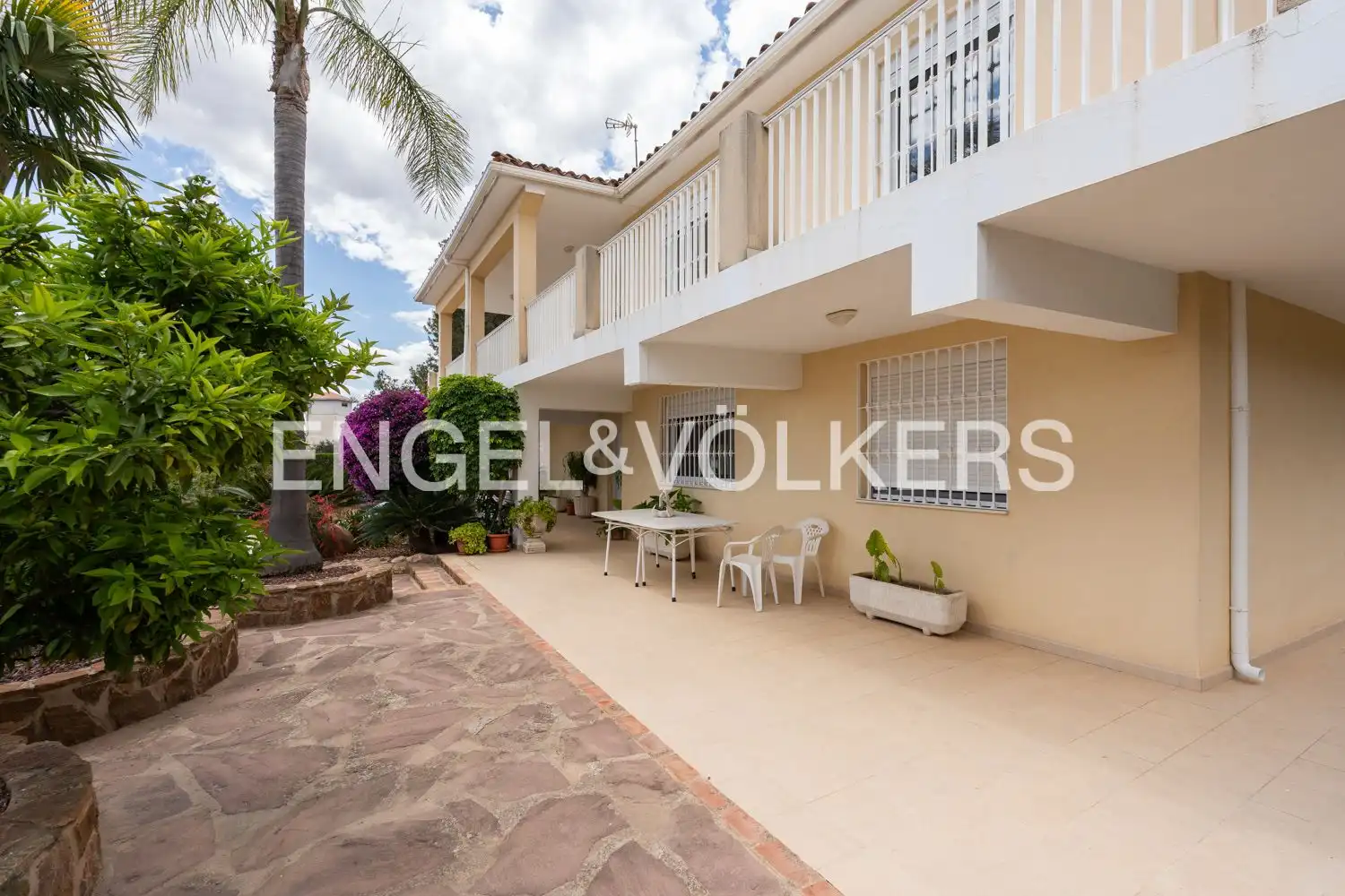 Vista exterior de Casa o chalet en venta en Alfarb con Calefacción, Jardín privado y Parquet