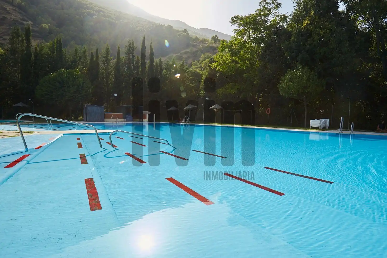 Swimming pool of Houses for sale in Jaén  with Air Conditioner, Heating and Terrace