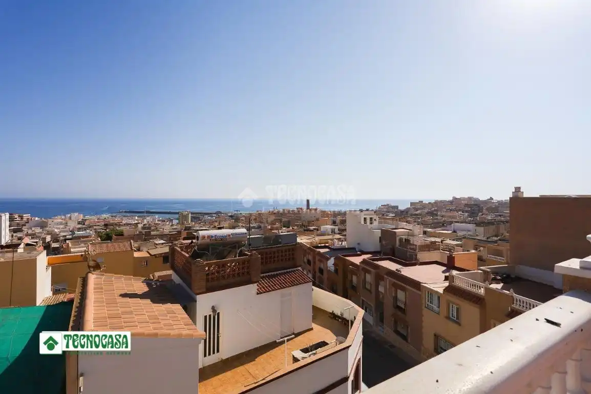 Vista exterior de Piso en venta en Adra con Aire acondicionado, Calefacción y Terraza